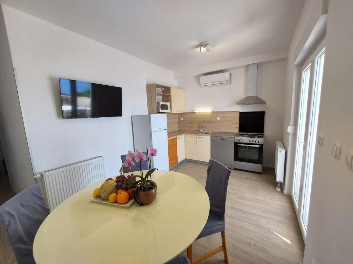 Apartmani Cvita Omiš Esterno foto