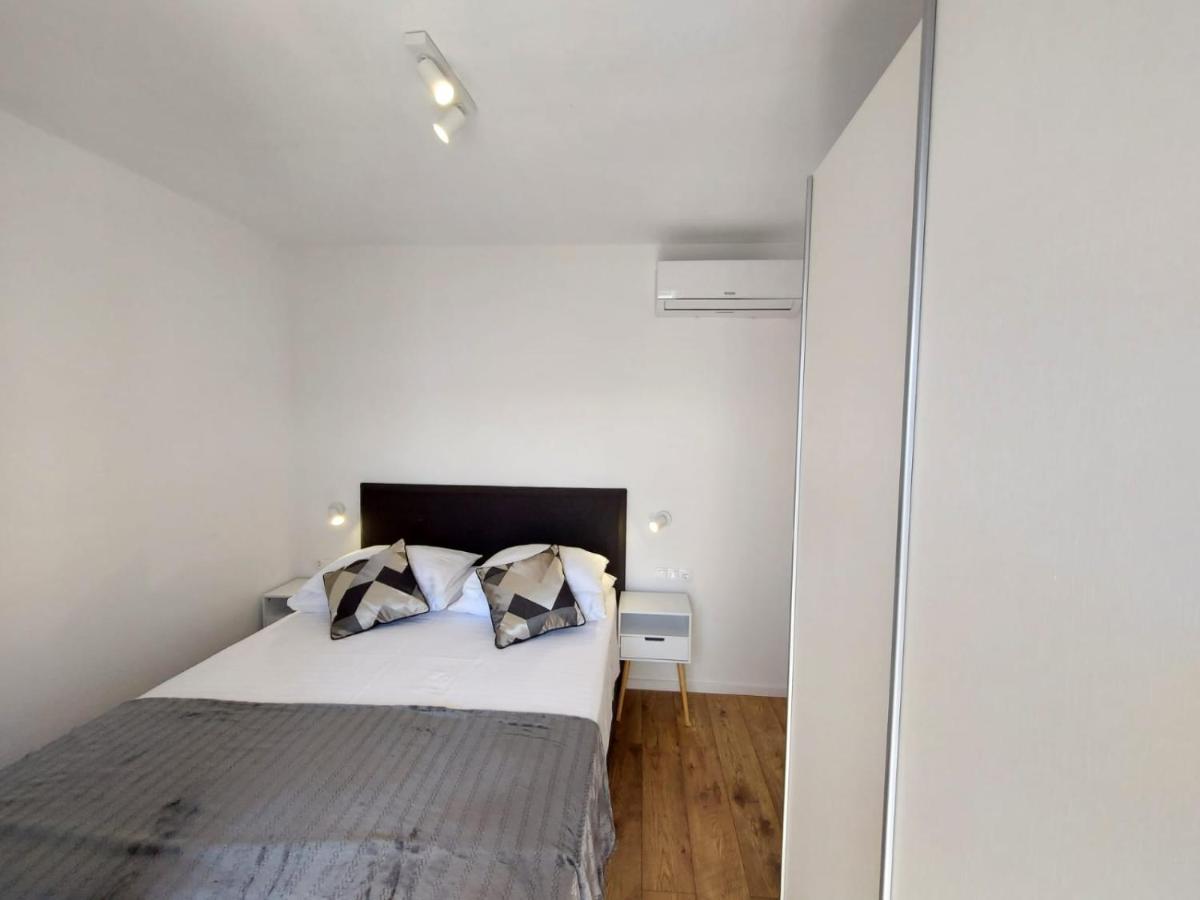Apartmani Cvita Omiš Esterno foto